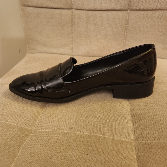 Zara Basic Black Patent Loafers - Picture 4 of 5